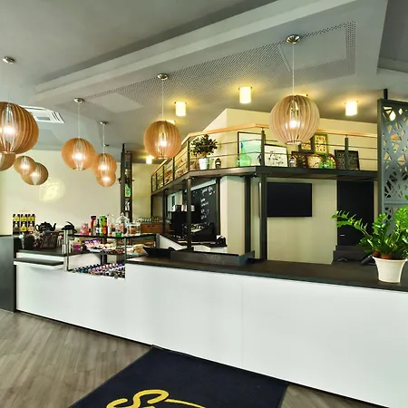 Super 8 By Wyndham Otel 3*