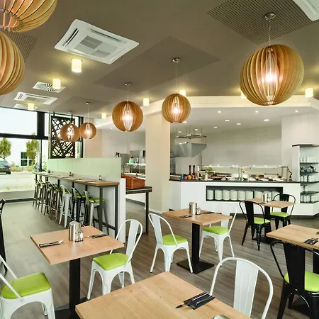 Otel Super 8 By Wyndham 3*