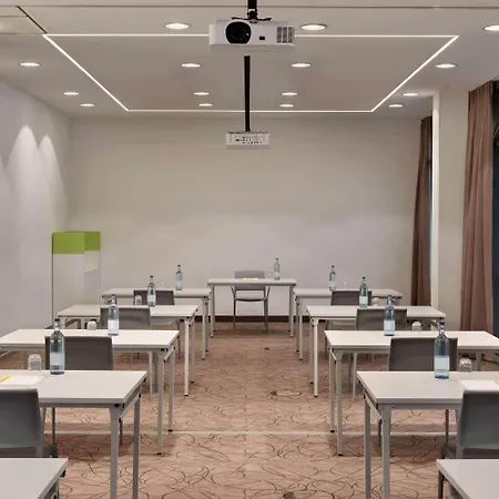 Otel Super 8 By Wyndham Augsburg