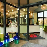 Super 8 By Wyndham Hotel 3*