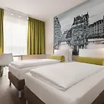 Super 8 By Wyndham Hotel