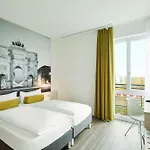 Super 8 By Wyndham Hotel