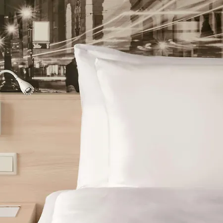 Super 8 By Wyndham Hotel