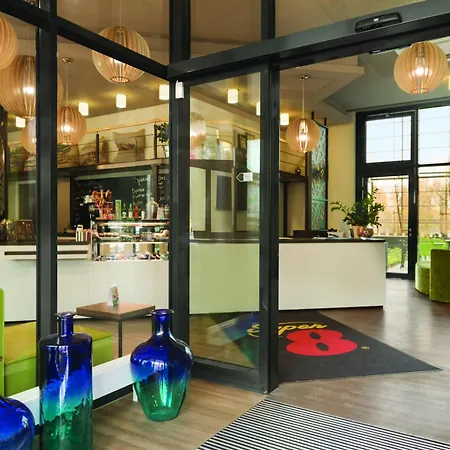 Super 8 By Wyndham Hotel 3*