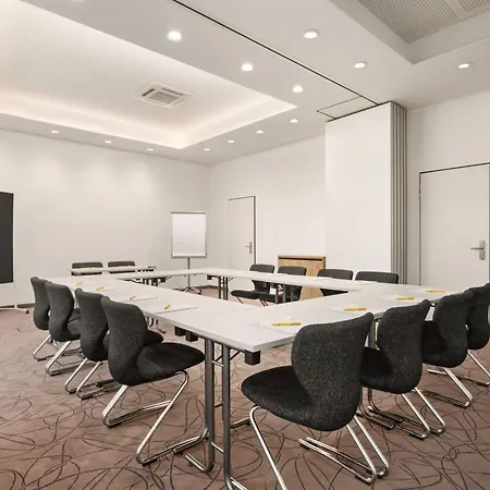 Super 8 By Wyndham Hotel Augsbourg