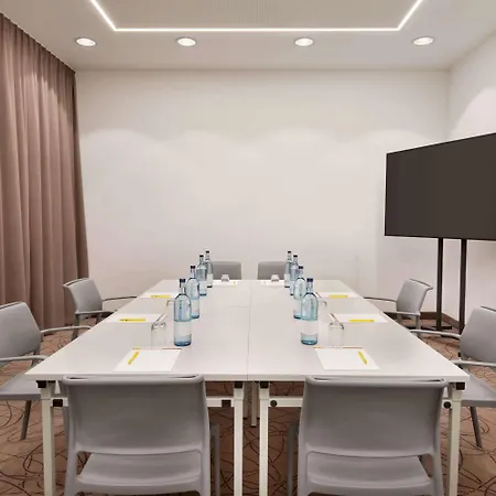 Super 8 By Wyndham Hotel 3*