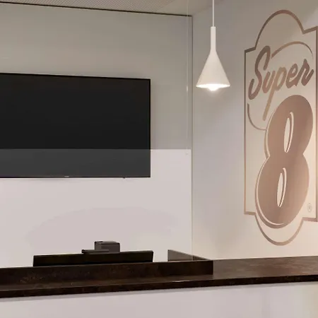 Super 8 By Wyndham Hotel