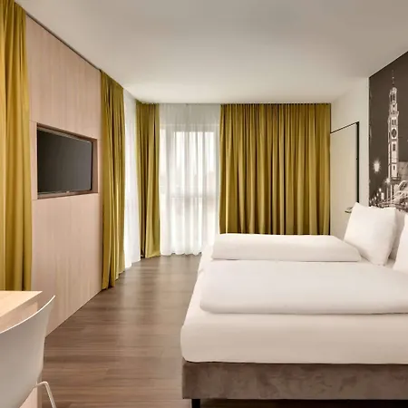 Super 8 By Wyndham Augsburg