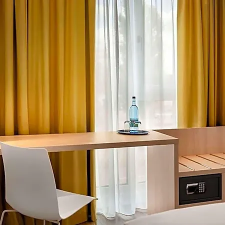 Super 8 By Wyndham Augsbourg