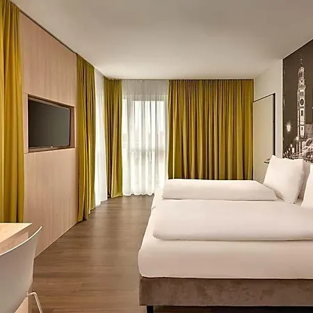 Super 8 By Wyndham Hotel