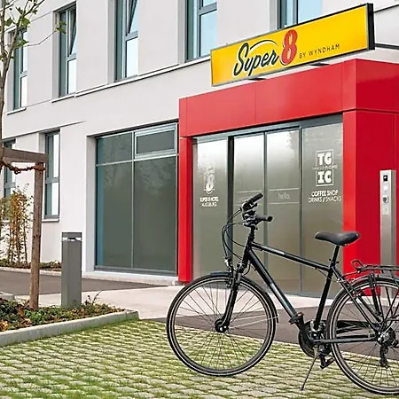 Super 8 By Wyndham Hotel 3*