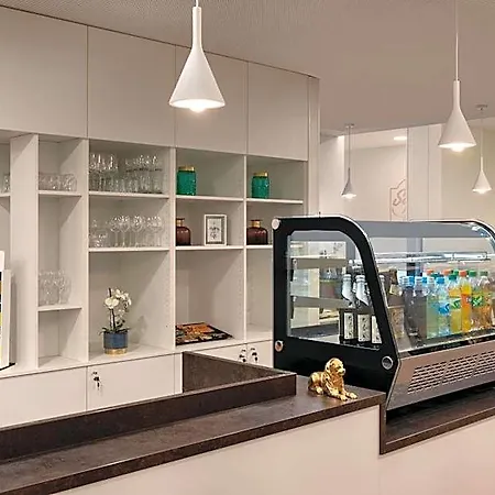 Hotel Super 8 By Wyndham 3*