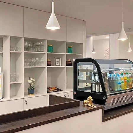 Super 8 By Wyndham Augsbourg