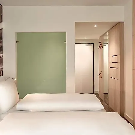 Super 8 By Wyndham Hotel Augsbourg