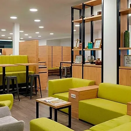 Super 8 By Wyndham Hotel