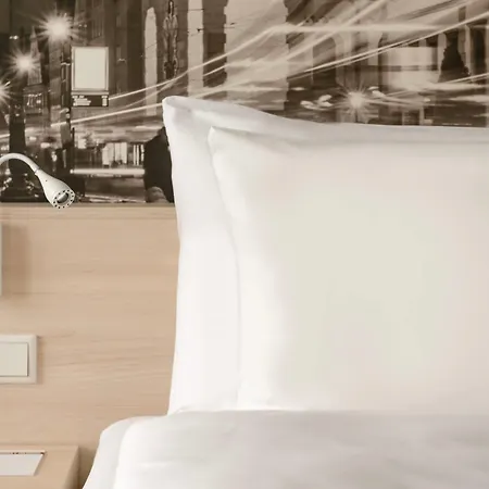Super 8 By Wyndham Hotel 3*