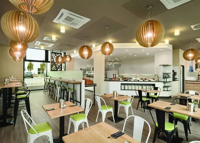 Hotel Super 8 By Wyndham 3*