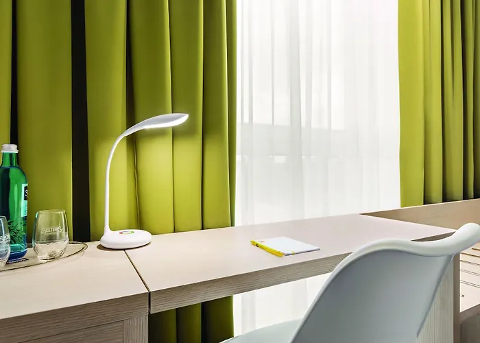 Super 8 By Wyndham Hotel