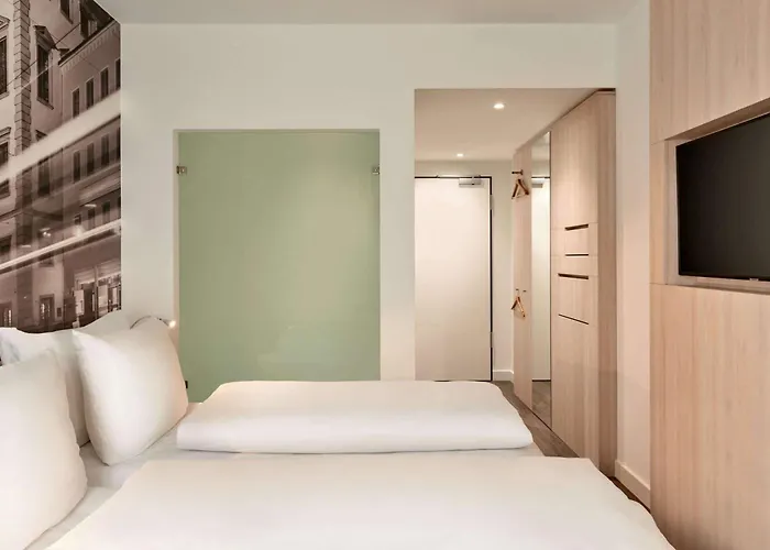 Super 8 By Wyndham Hotel