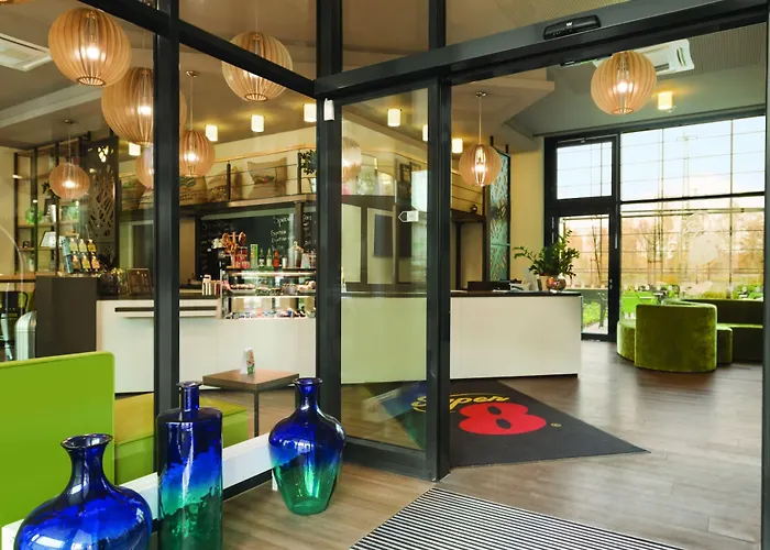 Super 8 By Wyndham Hotel 3*