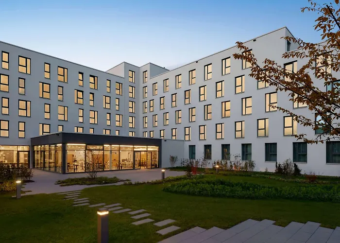 Super 8 By Wyndham Hotel Augsburg