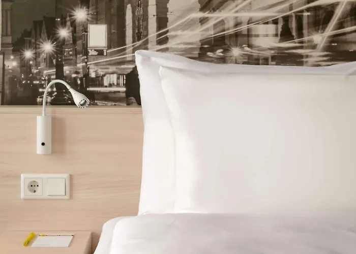 Super 8 By Wyndham Hotel