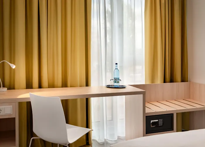 Super 8 By Wyndham Hotel Augsburg